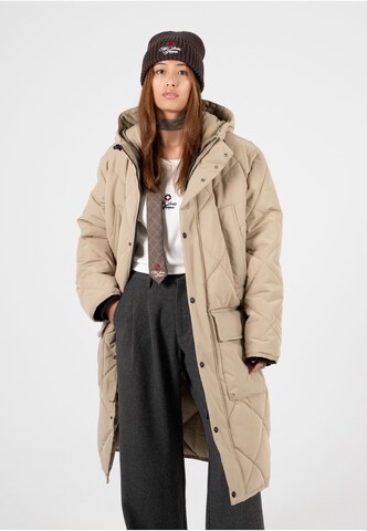 Parka invernale 'The Swiss Yuppie' di Prohibited in beige