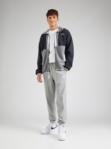 Nike Sportswear Alt kitsenev Püksid 'CLUB', värv hall