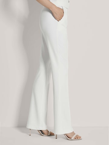 évasé Pantalon MADELEINE en blanc