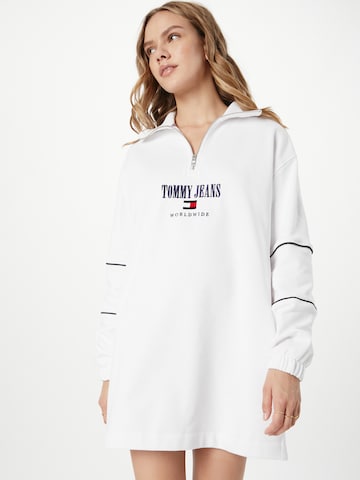 Tommy Jeans فستان 'ARCHIVE 1' بلون أبيض: الأمام