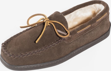 Minnetonka Moccasins 'Pileline' in Brown: front