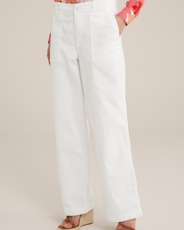 WE Fashion Loose fit Trousers in White