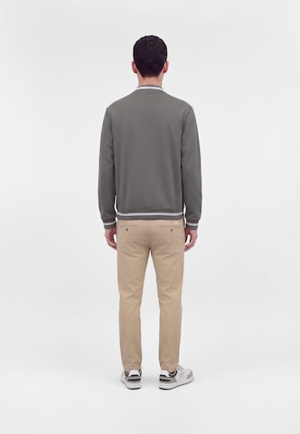 EA7 Emporio Armani Sweatjacka i grå: baksida