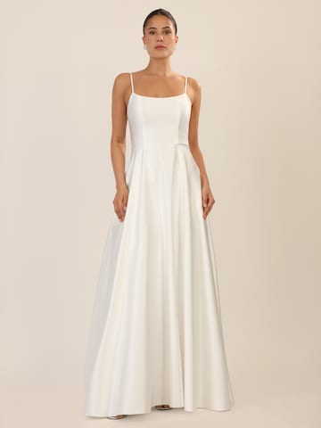 APART Evening Dress in White: front