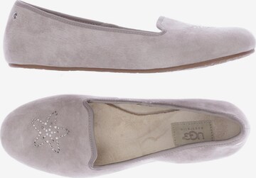 UGG Flats & Loafers in 41 in Beige: front