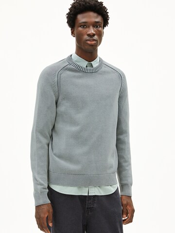ARMEDANGELS Sweater in Grey: front