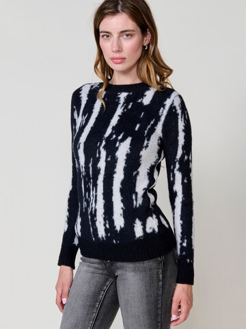 KOROSHI Pullover in Schwarz: Vorderseite
