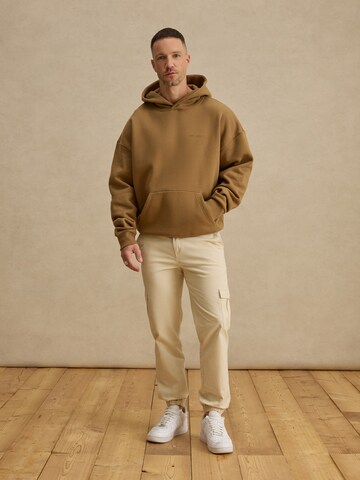 DAN FOX APPAREL Sweatshirt 'Sebastian' in Brown