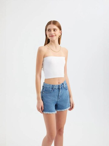 Hiccup Top 'Crop Top' – bílá