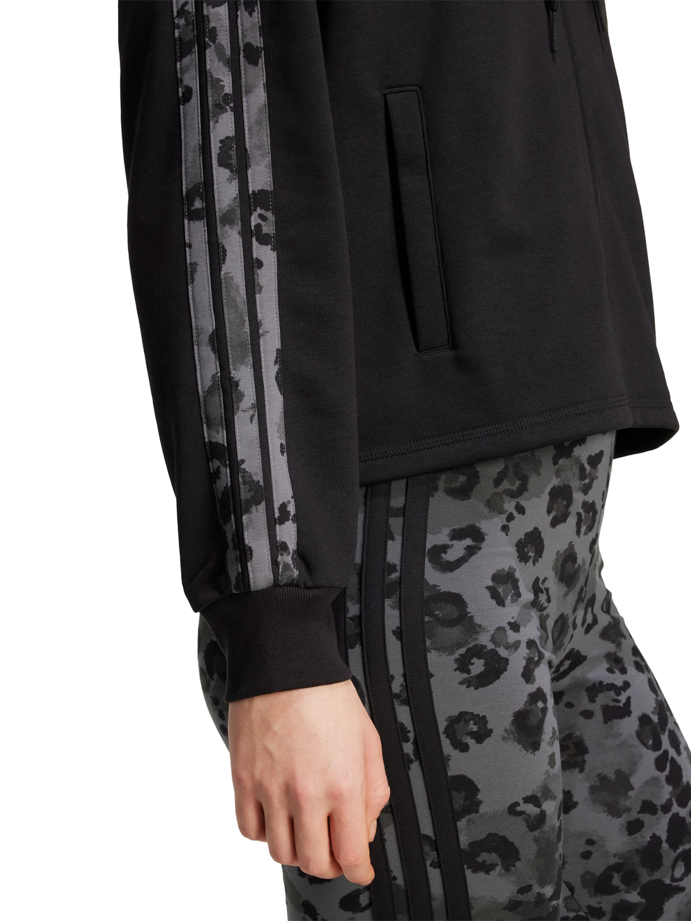 Giacca di felpa sportiva di ADIDAS SPORTSWEAR in nero