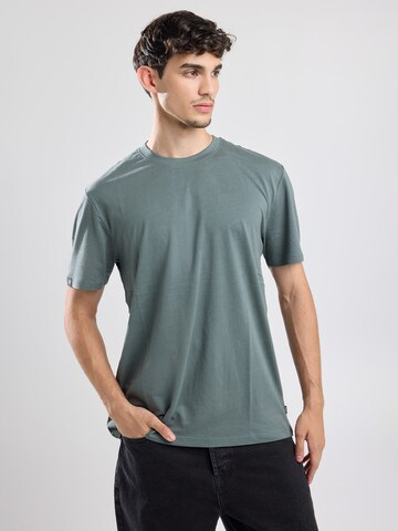 America Today Shirt in Grijs: voorkant