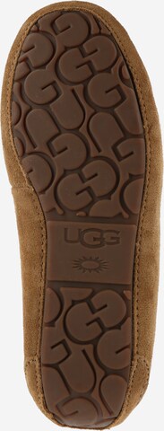 UGG Huisschoenen 'Dakota' in Bruin