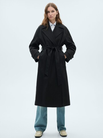MANGO Between-seasons coat 'Angela' in Black: front