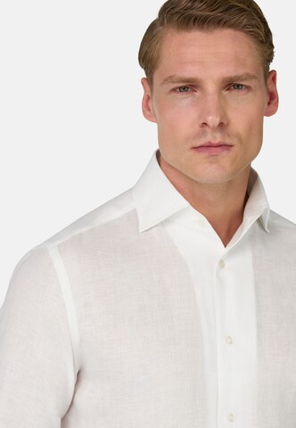 Coupe regular Chemise Boggi Milano en blanc