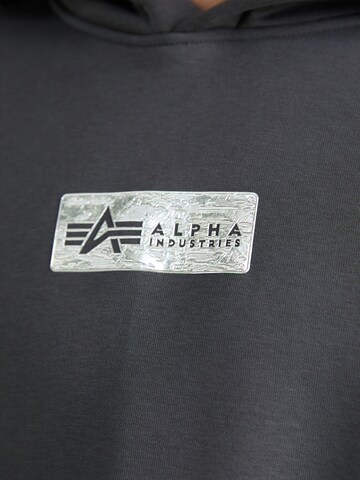 ALPHA INDUSTRIES Sweatshirt in Grau