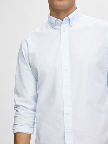 Coupe slim Chemise 'Rick' SELECTED HOMME en bleu