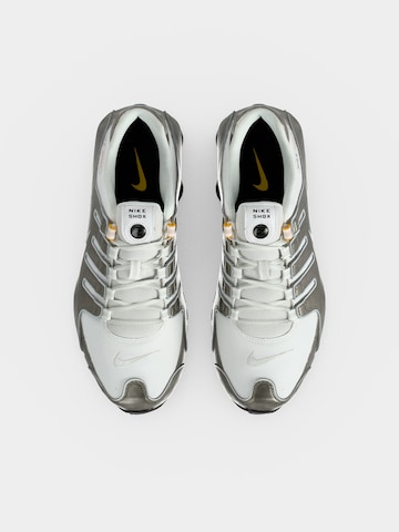 Nike Sportswear Sneakers laag 'Shox NZ' in Wit