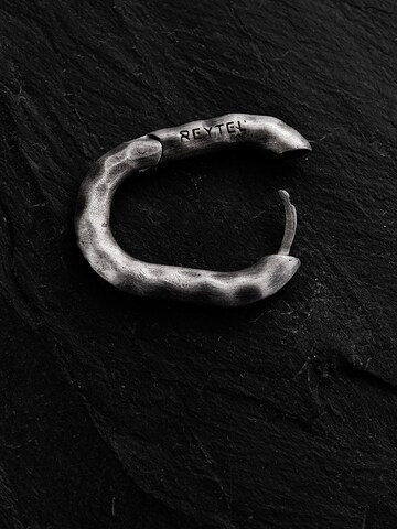 Orecchino 'SHAKEL' di REYTEL in argento