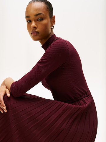 TOMMY HILFIGER Obleka | rdeča barva