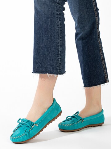 Minnetonka - Mocasines 'Kilty' en azul: frente