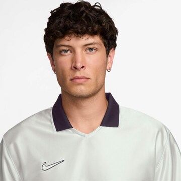 Nike Sportswear Performance Shirt in White