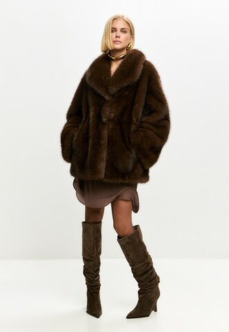 CESARE GASPARI Winter coat in Brown