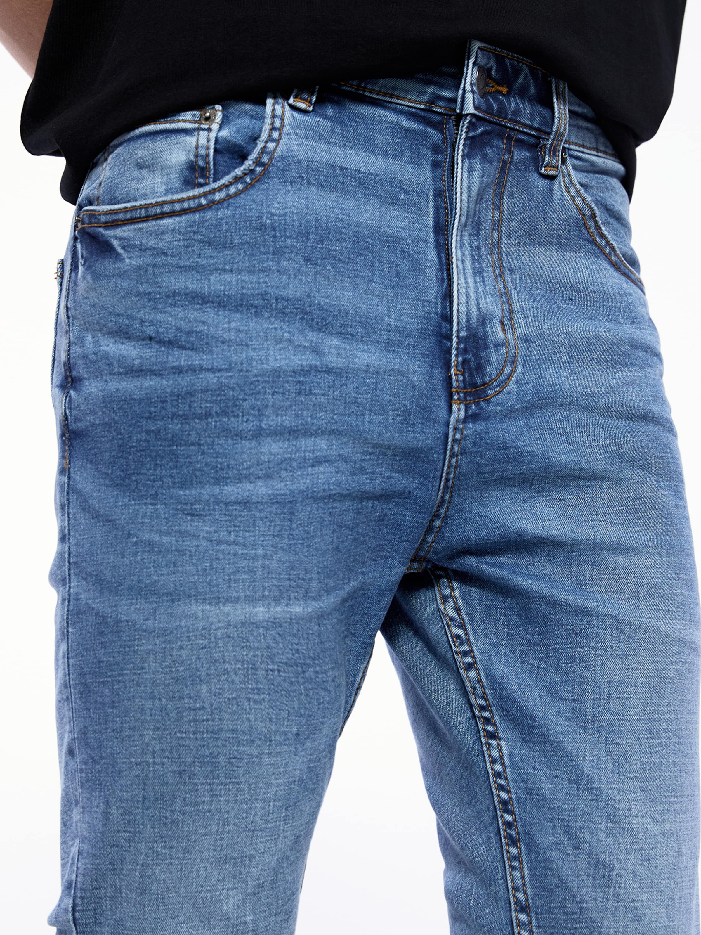 Pull&Bear Tapered Jeans pe Albastru Denim | ABOUT YOU