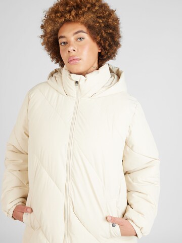Vero Moda Curve Płaszcz zimowy 'Celanodora' w kolorze beżowy