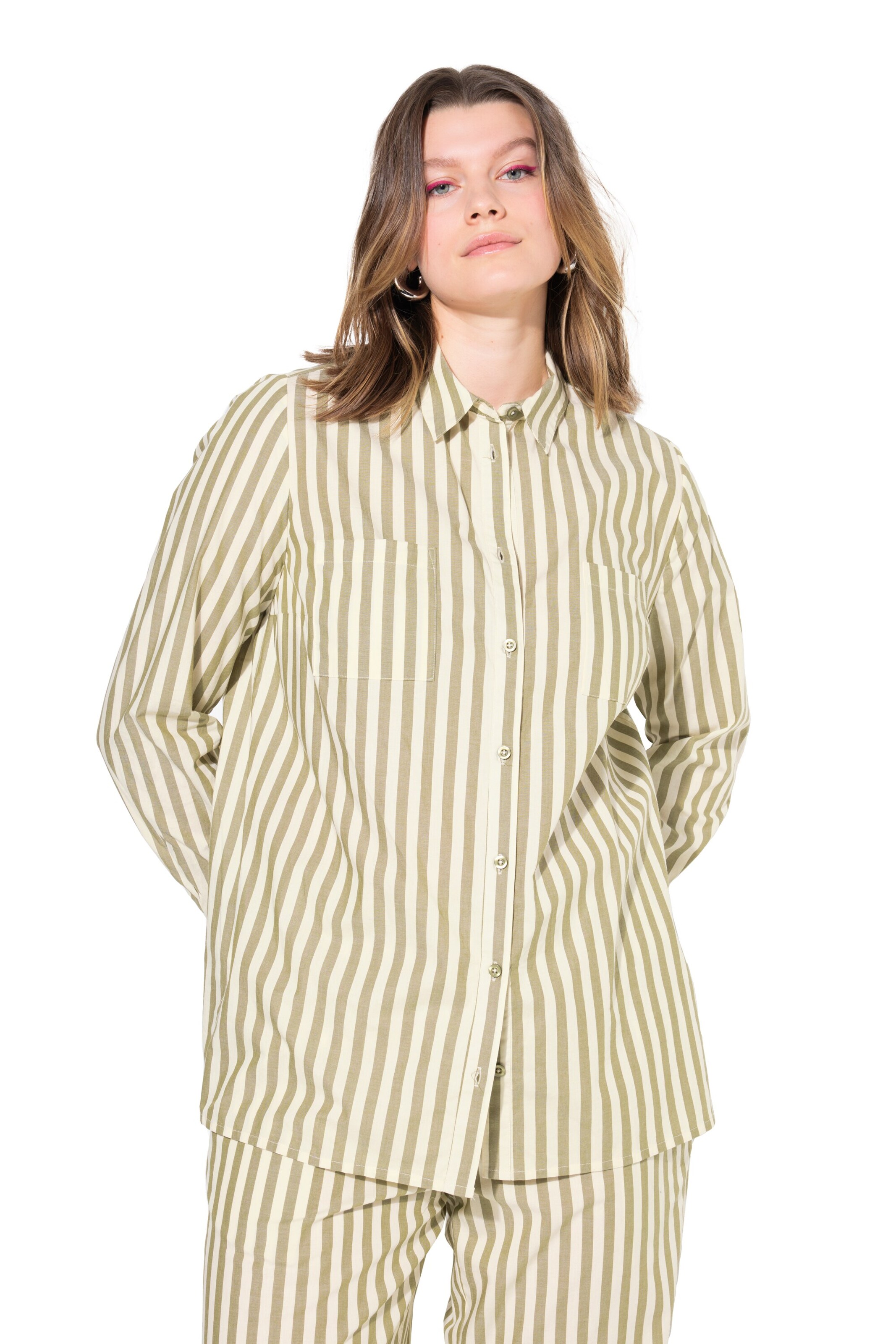 Studio Untold Blouse in Green: front