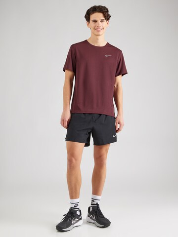 sarkans NIKE Sporta krekls 'MILER'