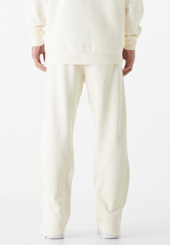 9N1M SENSE Normalny krój Spodnie w kolorze biały