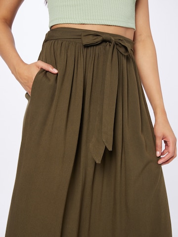 ABOUT YOU Skirt 'Chinara' in Green
