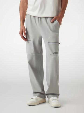 GUESS Wide leg Pants in Grey: front
