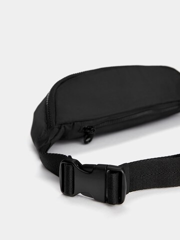Pull&Bear Gürteltasche in Schwarz