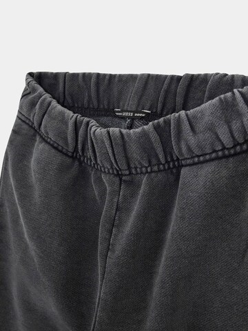 GUESS Regular Pants in Black