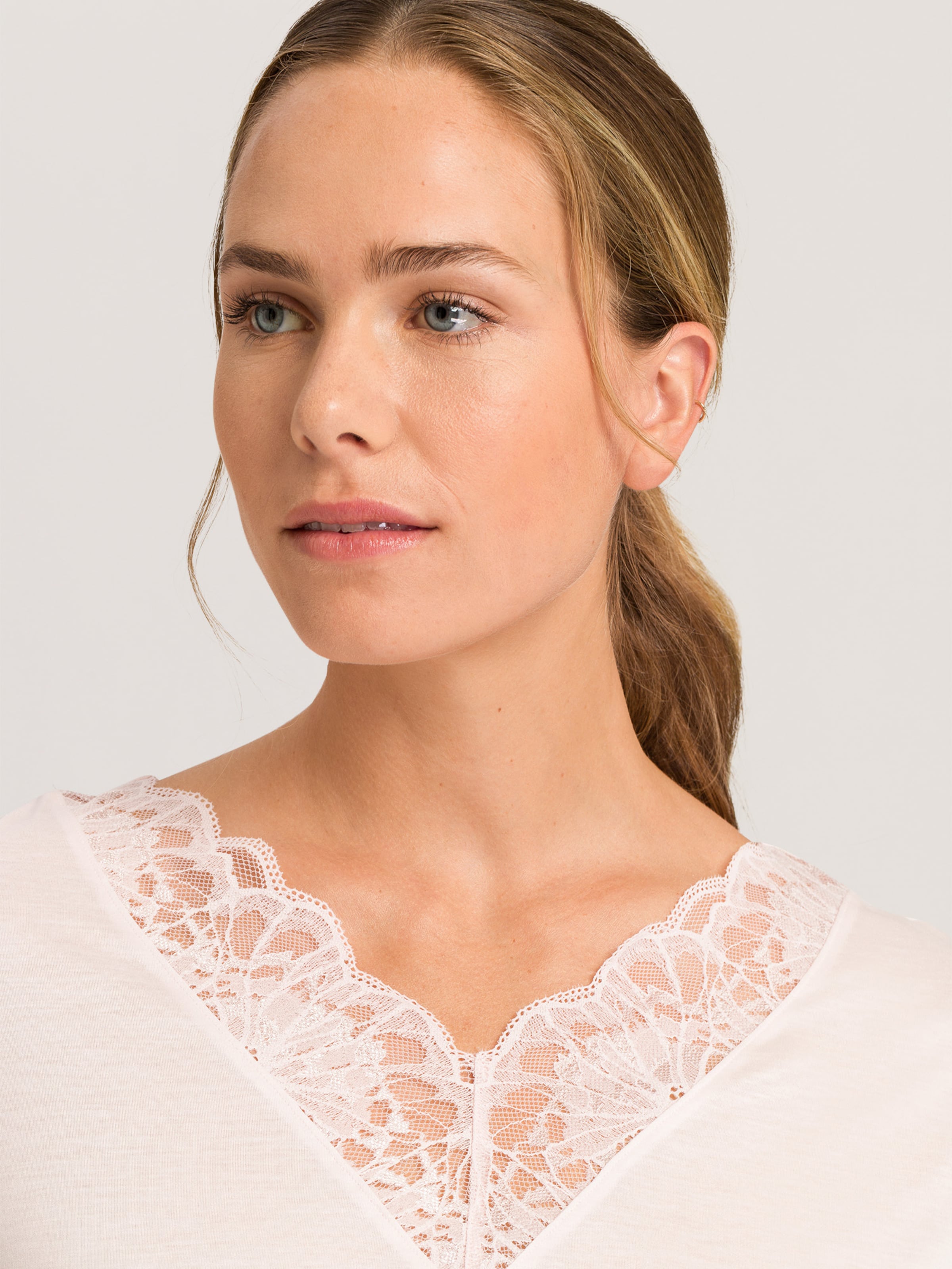 Hanro Nightgown Mae in Light Pink ABOUT YOU