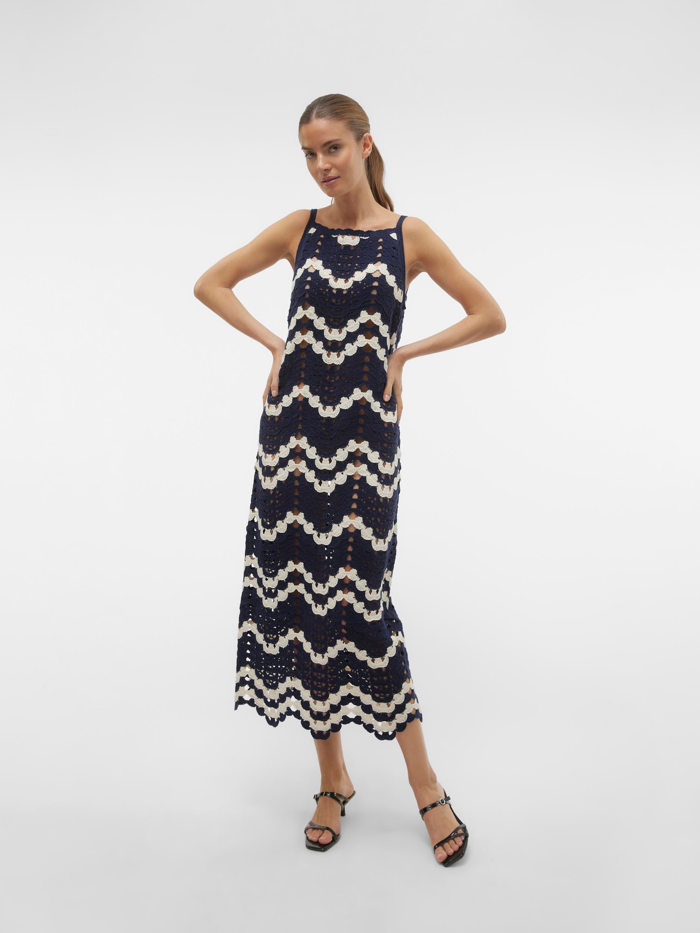 VERO MODA Knitted dress Venus in Navy ABOUT YOU