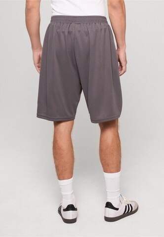 DEF Loosefit Byxa i grå