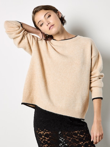 Apricot Sweater ' ' in Grey