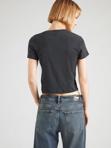 LEVI'S ® Póló 'Essential' - fekete: hátul