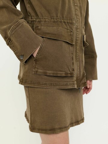 Soft Rebels Välikausitakki ' SRKilea ' värissä ruskea