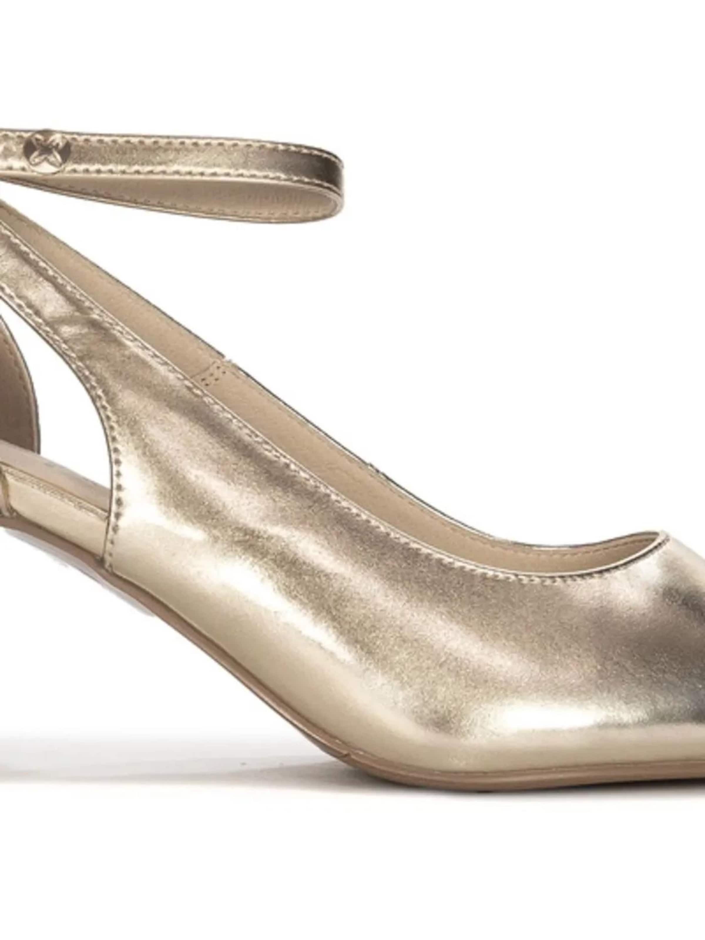 Maciejka Pumps in Gold
