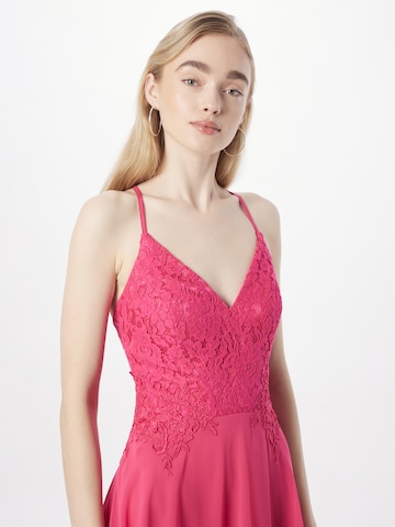 Robe de cocktail Vera Mont en rose