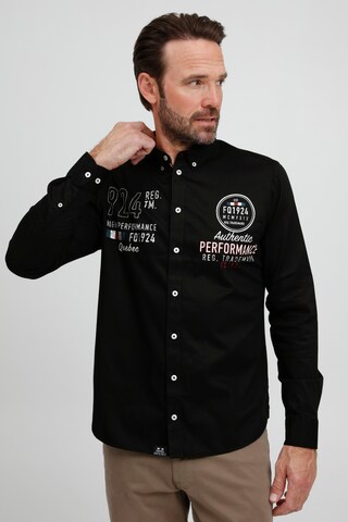 FQ1924 Regular fit Button Up Shirt in Black: front