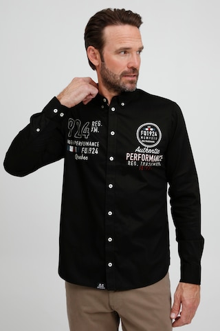 FQ1924 Regular fit Button Up Shirt in Black: front