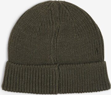 Finshley & Harding London Beanie in Green: front