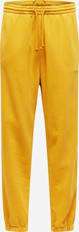 LEVI'S ® Tapered Broek 'Red Tab' in Geel: voorkant