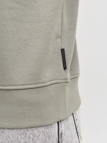 Jack & Jones Plus - Sudadera 'JJDevin Daytona' en verde