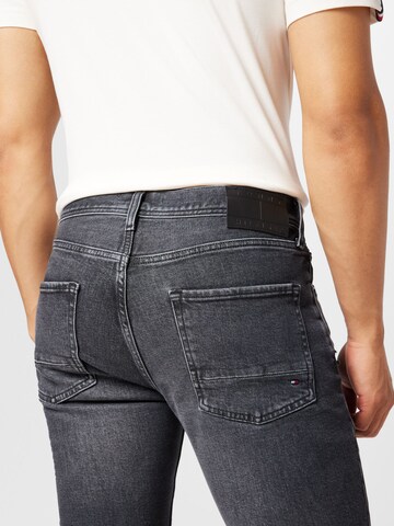 TOMMY HILFIGER Regular Jeans 'Denton' in Grau