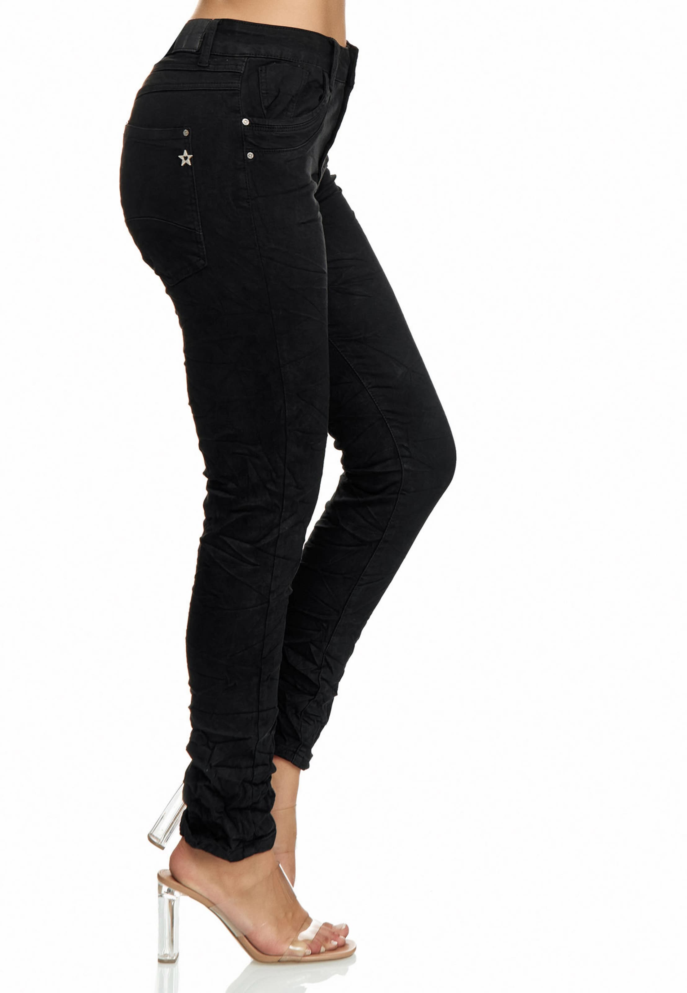 Elara Skinny Jeans in Black